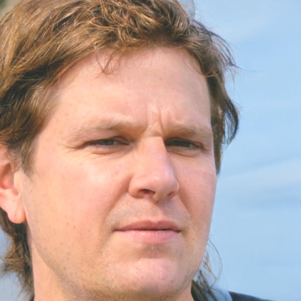 Desmond Larsen, financial counseling specialist and course instructor